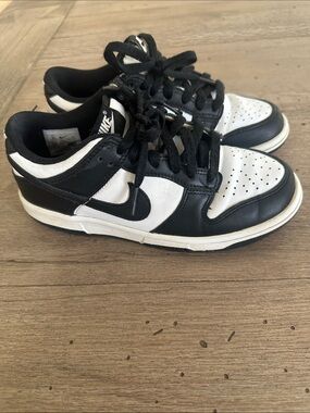 Nike Kids Black and White Low-Top Panda Sneakers